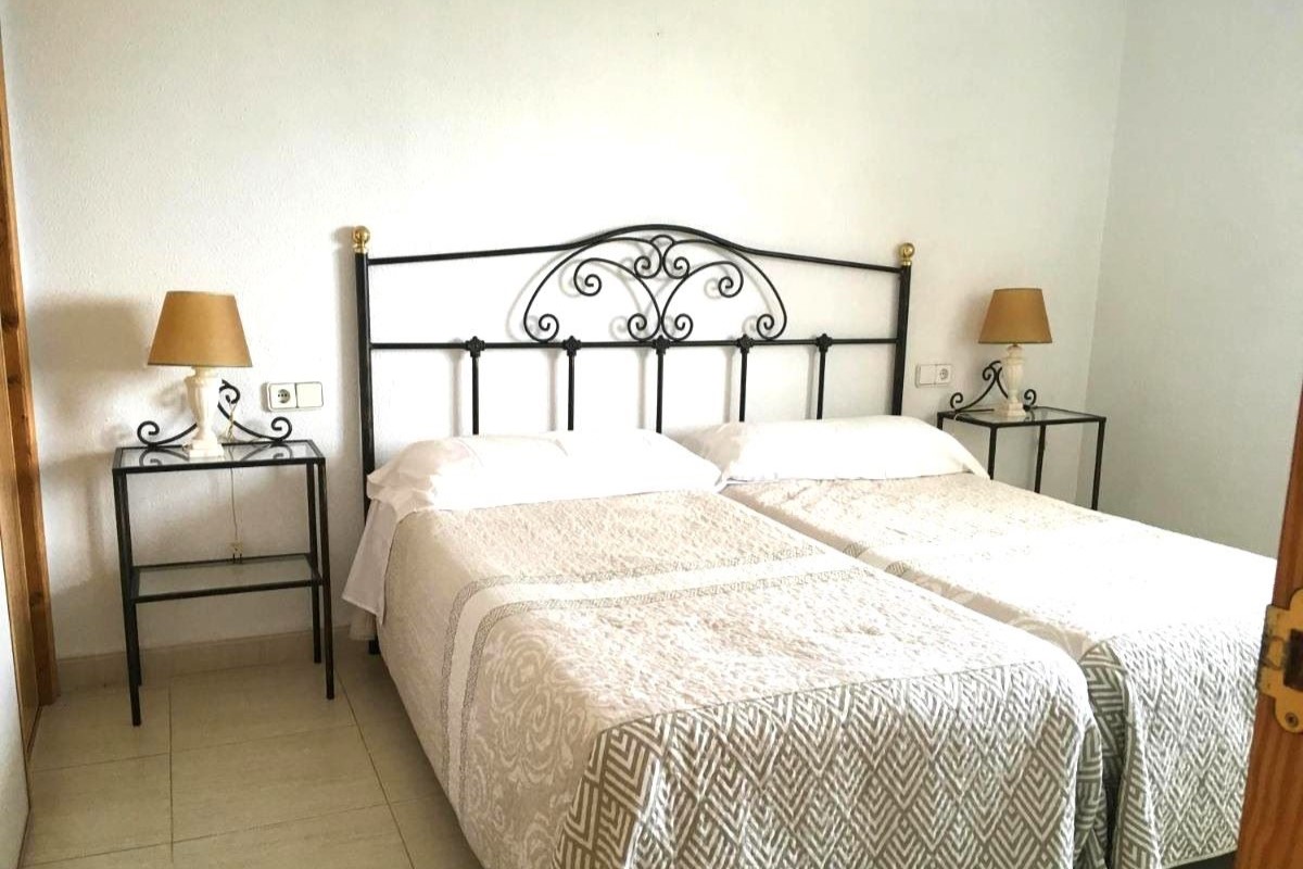 Bahia Beach Apartments Benidorm - bedroom