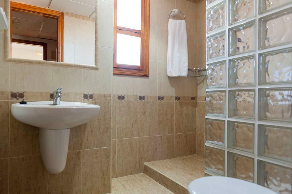 Apartments La Era Park Benidorm - bathroom