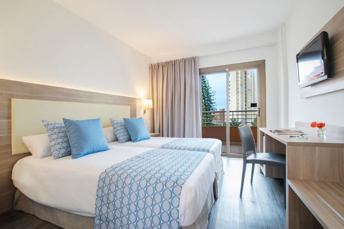 Hotel East by Pierre Vacances - twin room - 4 star holidays in Benidorm