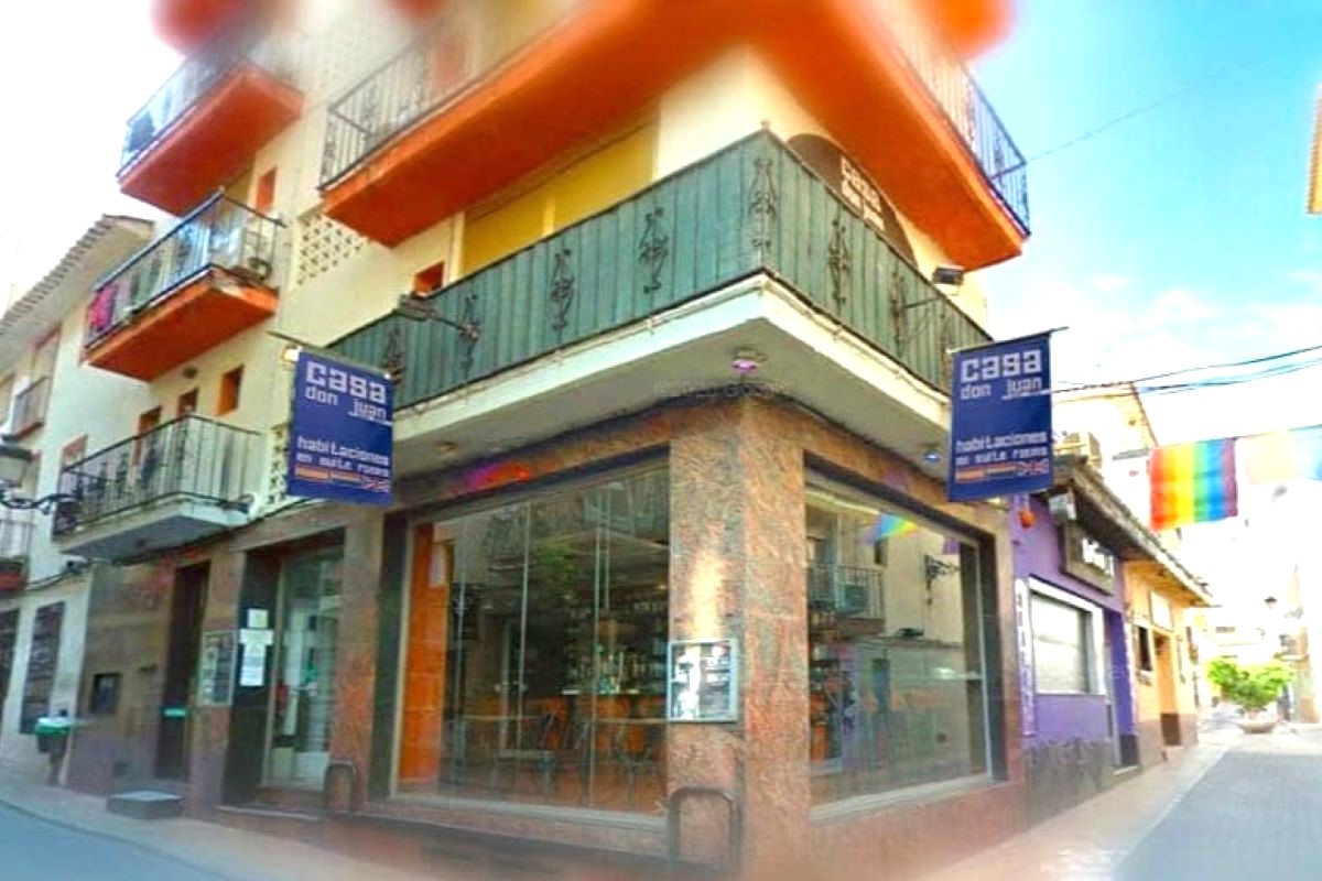 Casa Don Juan Benidorm - a friendly gay bar in the old town