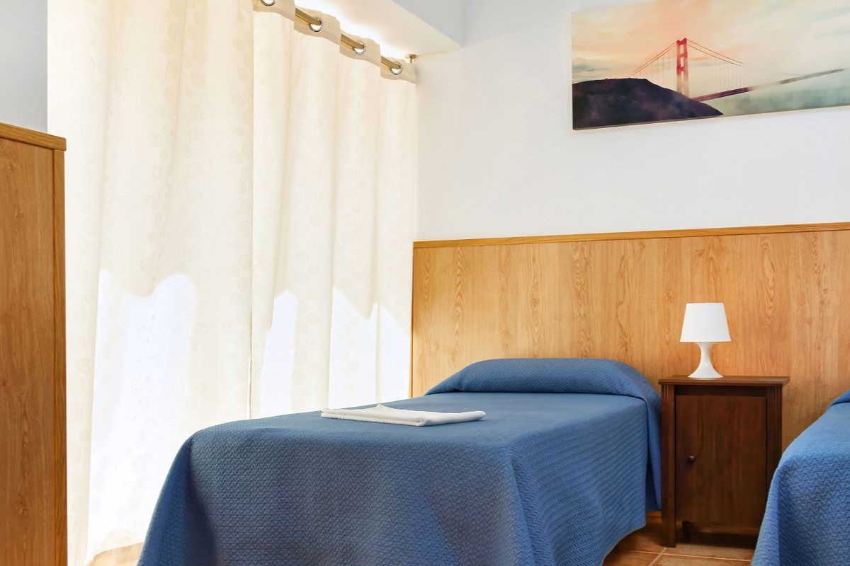 Hotel Internacional Benidorm - courtyard salon