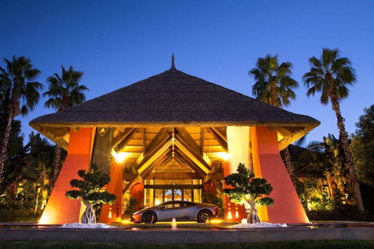 Asia Gardens Hotel & Thai Spa - Hotel entrance