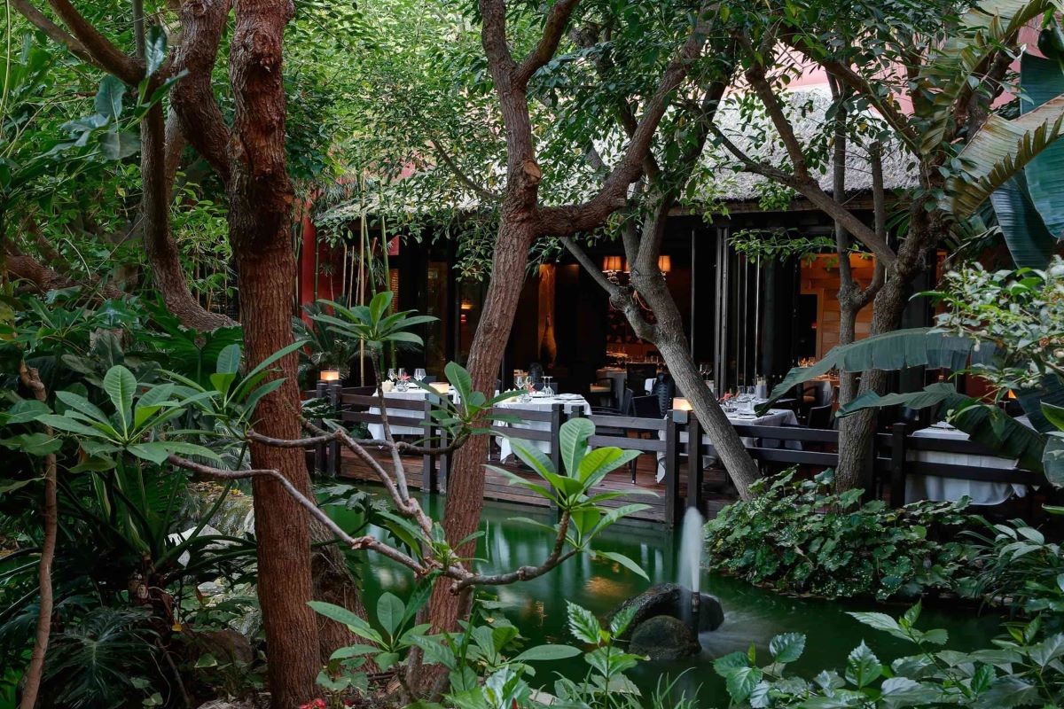 Asia Gardens Hotel & Thai Spa - Restaurants with tropical garden views