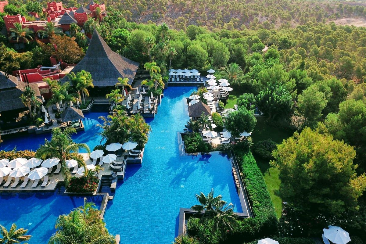 Asia Gardens Hotel & Thai Spa - tropical gardens and swimming pools
