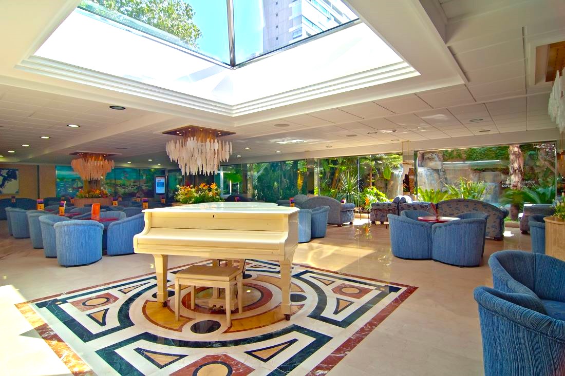 Servigroup Diplomatic hotel Benidorm - piano lounge
