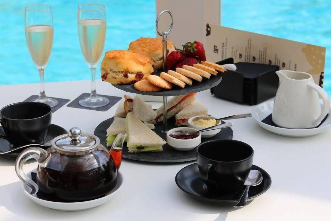 Don Pancho 4 star superior hotel in Benidorm - English afternoon tea with Cava