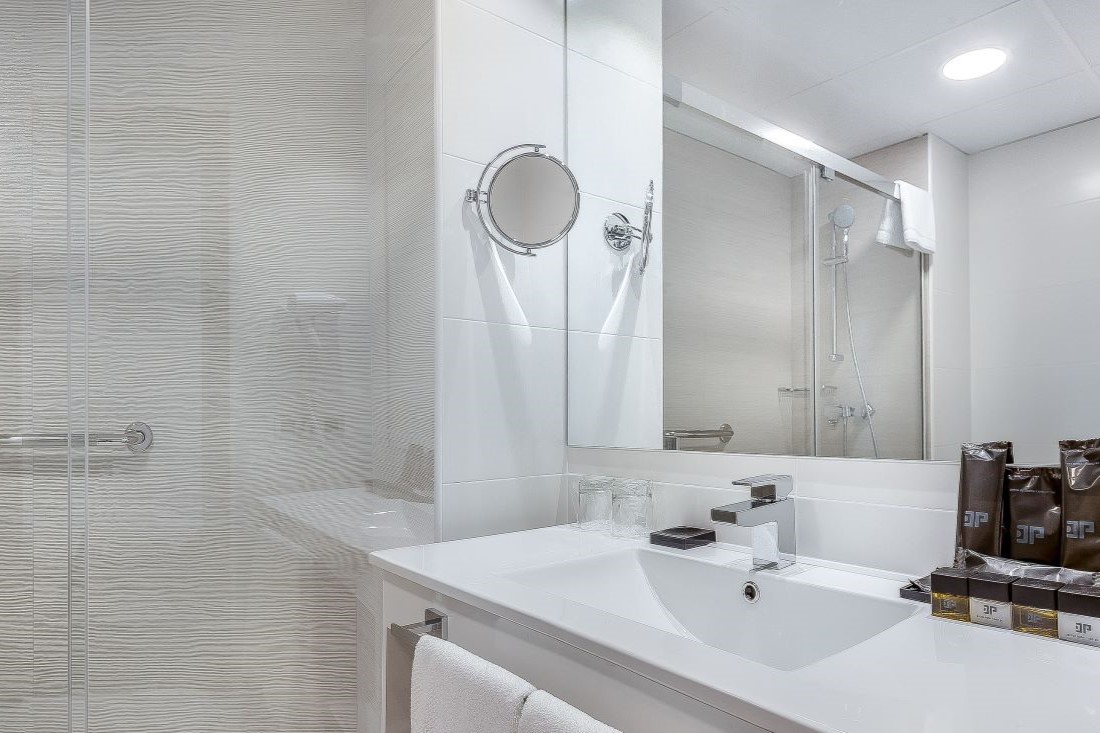 Don Pancho 4 star superior hotel in Benidorm - bathroom