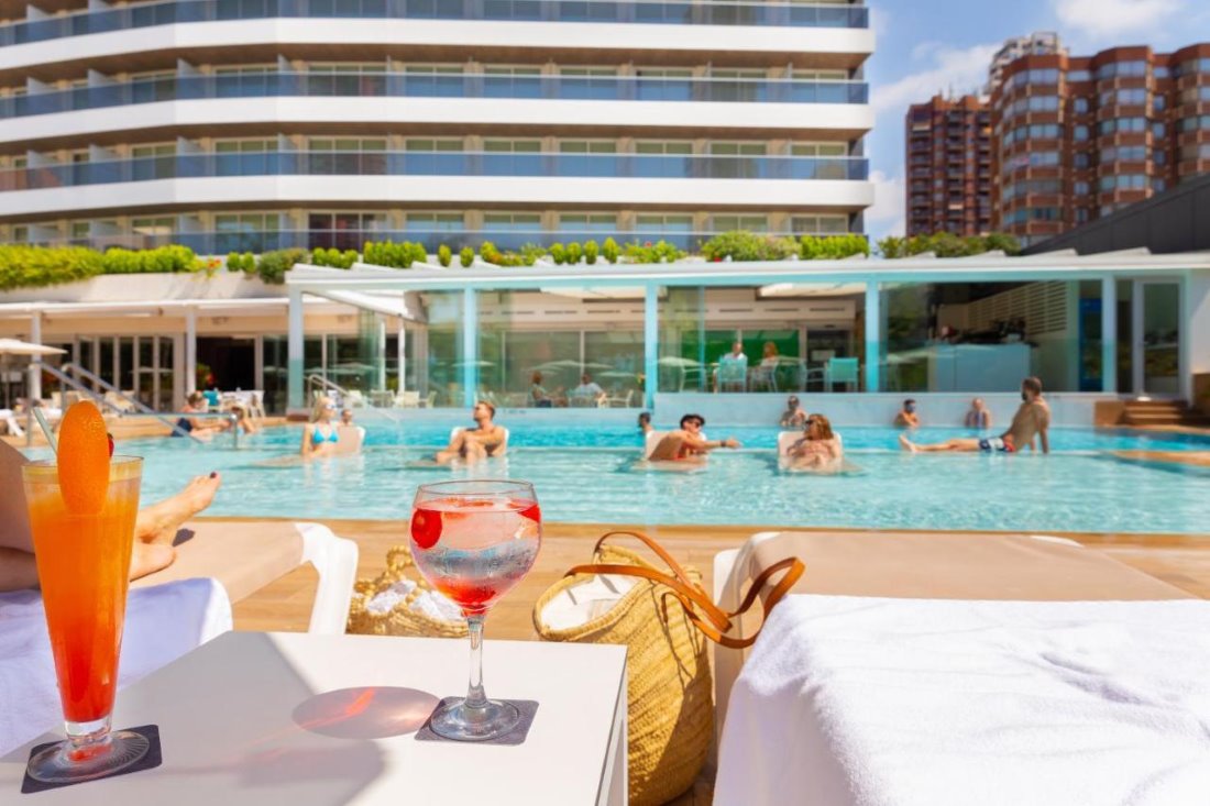 Don Pancho 4 star superior hotel in Benidorm - two pools