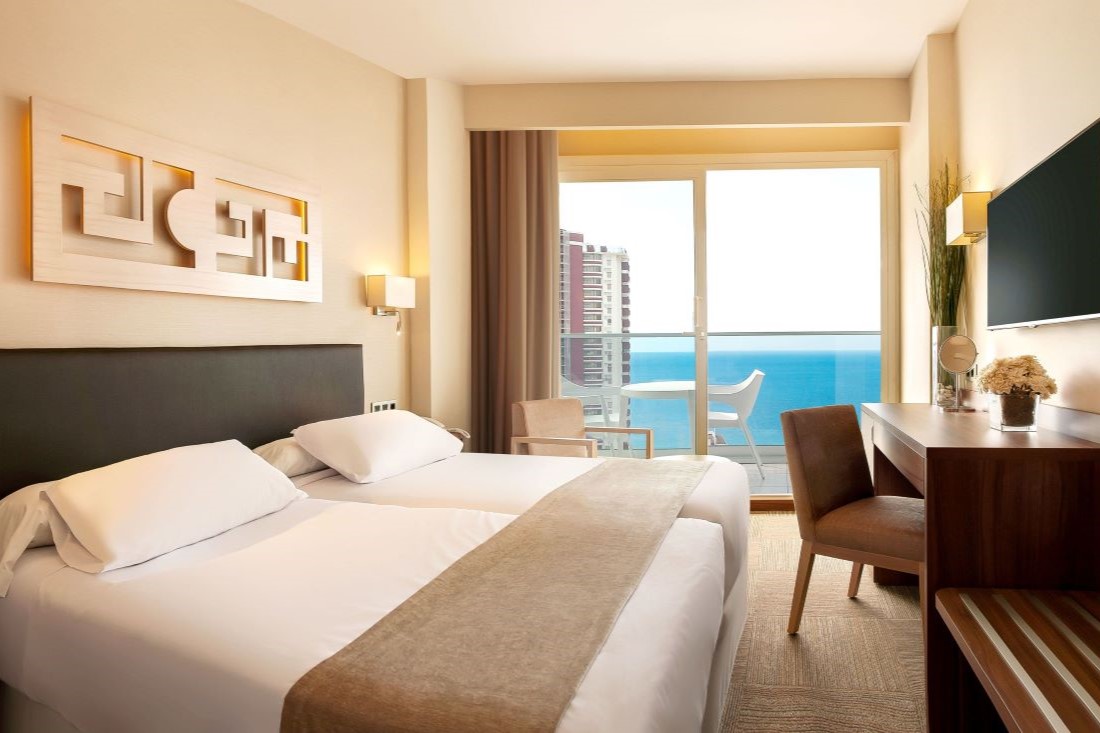Don Pancho 4 star superior hotel in Benidorm - Classic sea view twin room