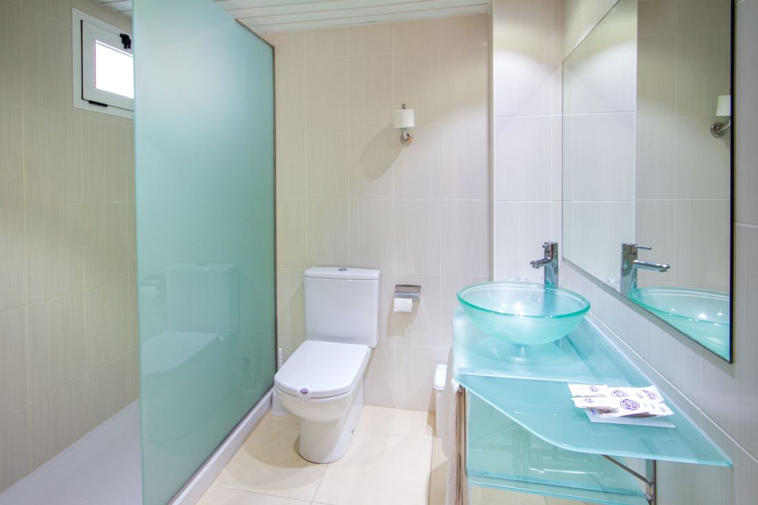 Servigroup Pueblo hotel Benidorm - bathroom