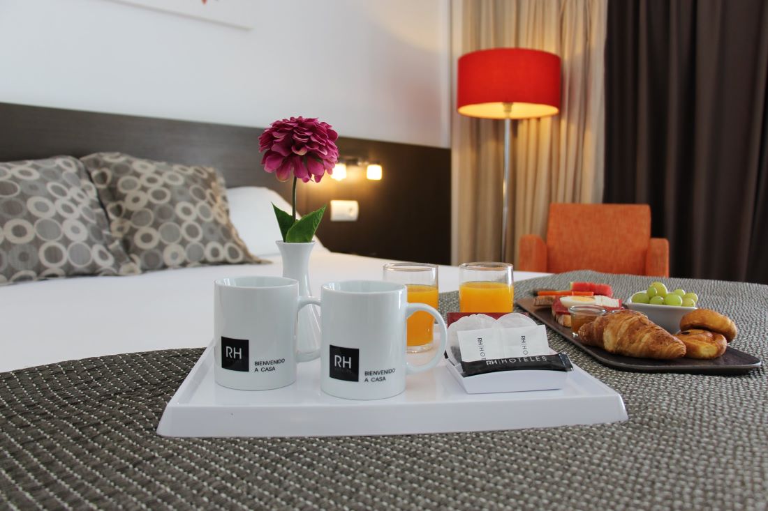 RH Hotel Royal - breakfast in bed