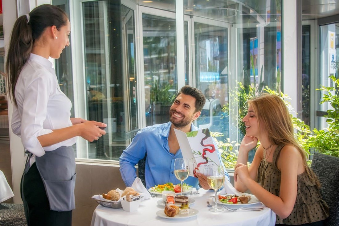 RH Hotel Royal - dining