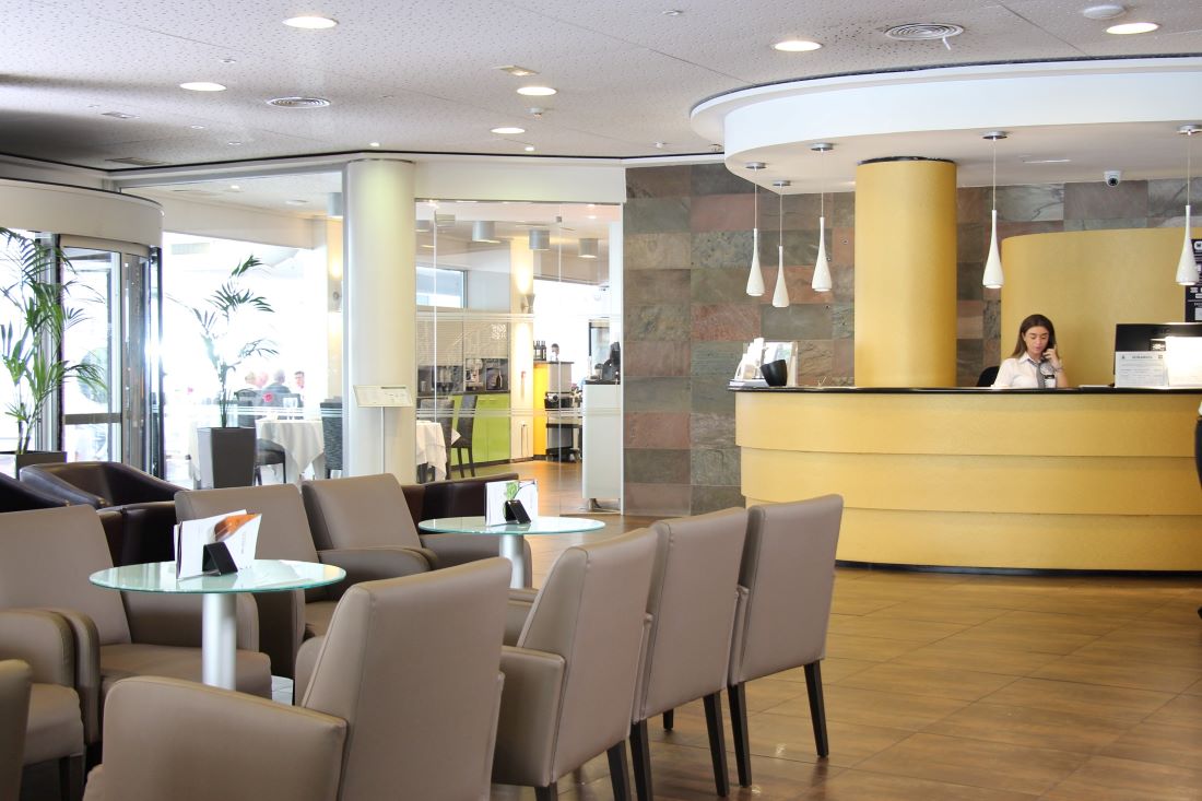 RH Hotel Royal - lobby bar