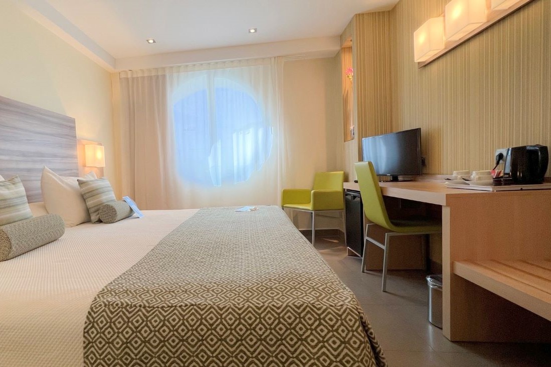 Hotel Riviera Beachotel Benidorm - room no balcony