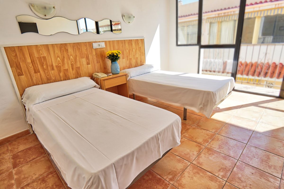 Hotel Santa Faz Benidorm - twin room