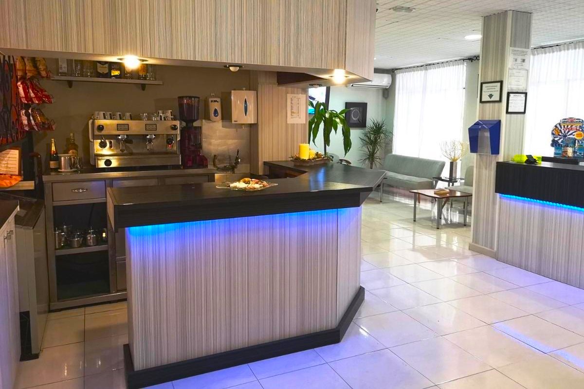 Hotel Santa Faz Benidorm - Lobby cafe bar and reception