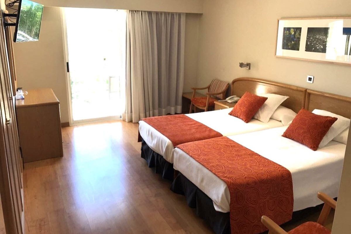Hotel Tanit Benidorm - standard twin room with balcony