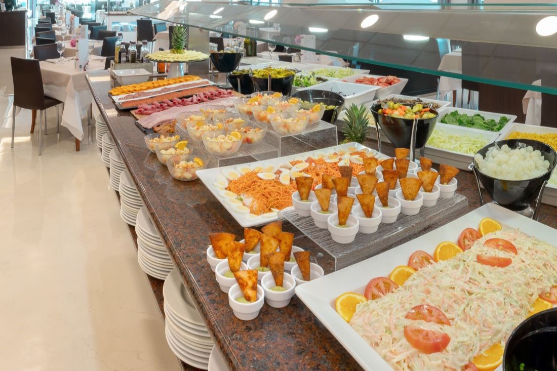 RH Hotel Corona Del Mar - buffet restaurant