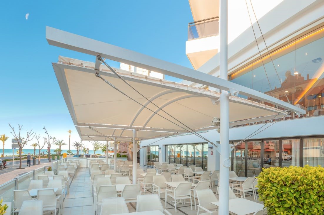 RH Hotel Corona Del Mar - terrace bar