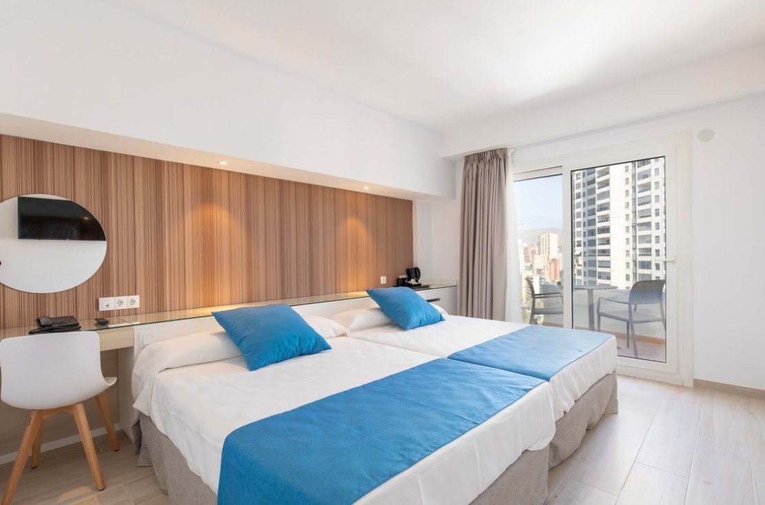 Hotel Rosamar Benidorm - twin bedroom