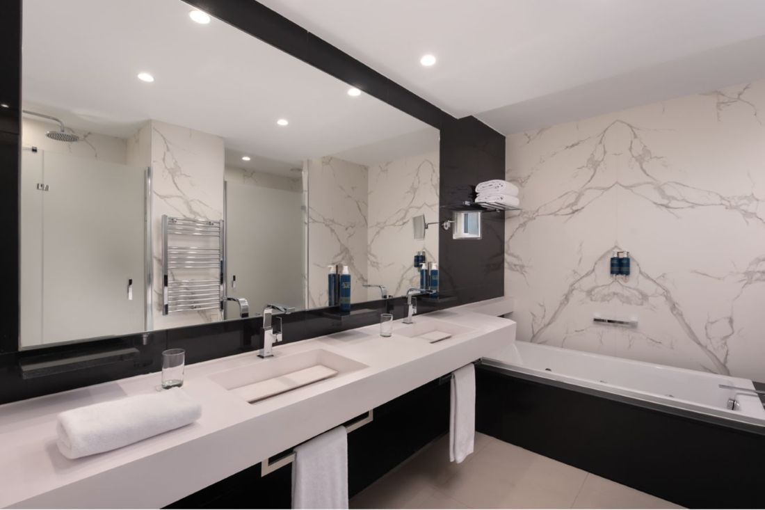 Four Points by Sheraton Costa Blanca Resort - bathroom